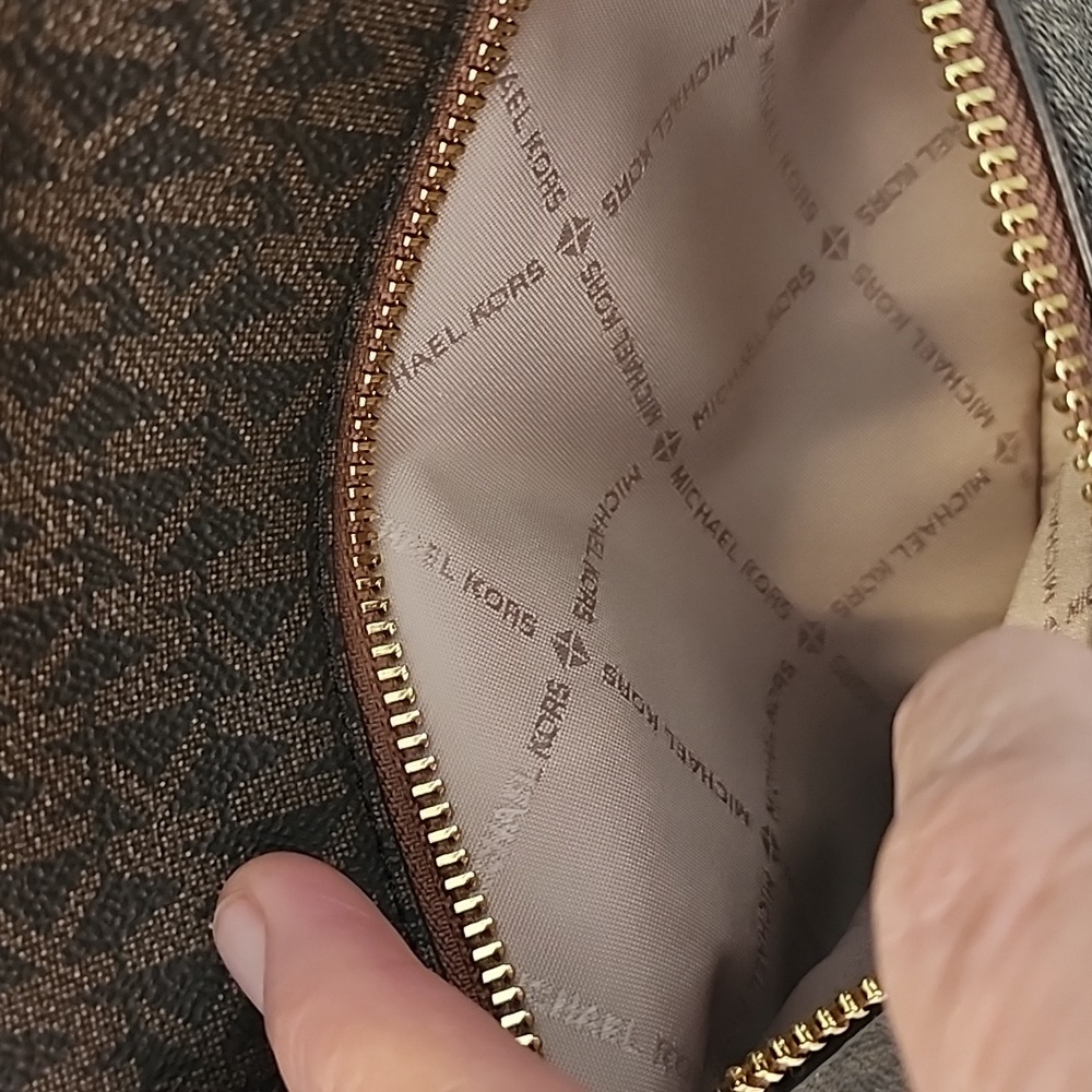 MICHAEL KORS LARGE BACK PACK. - Picture 11 of 12